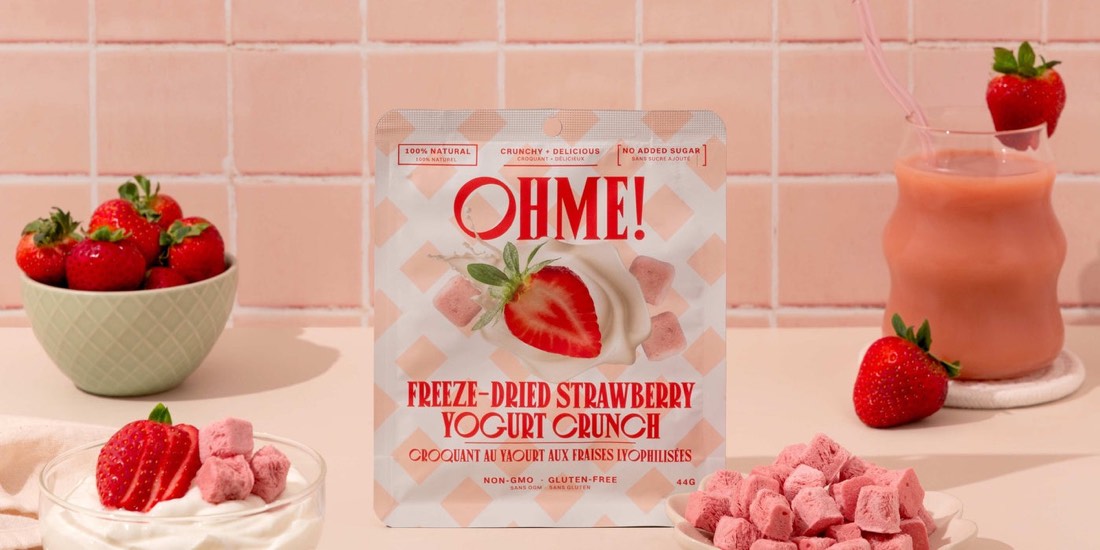 A pouch of OHME! Freeze-Dried Strawberry Yogurt Crunch with fresh strawberries, yogurt and a smoothie